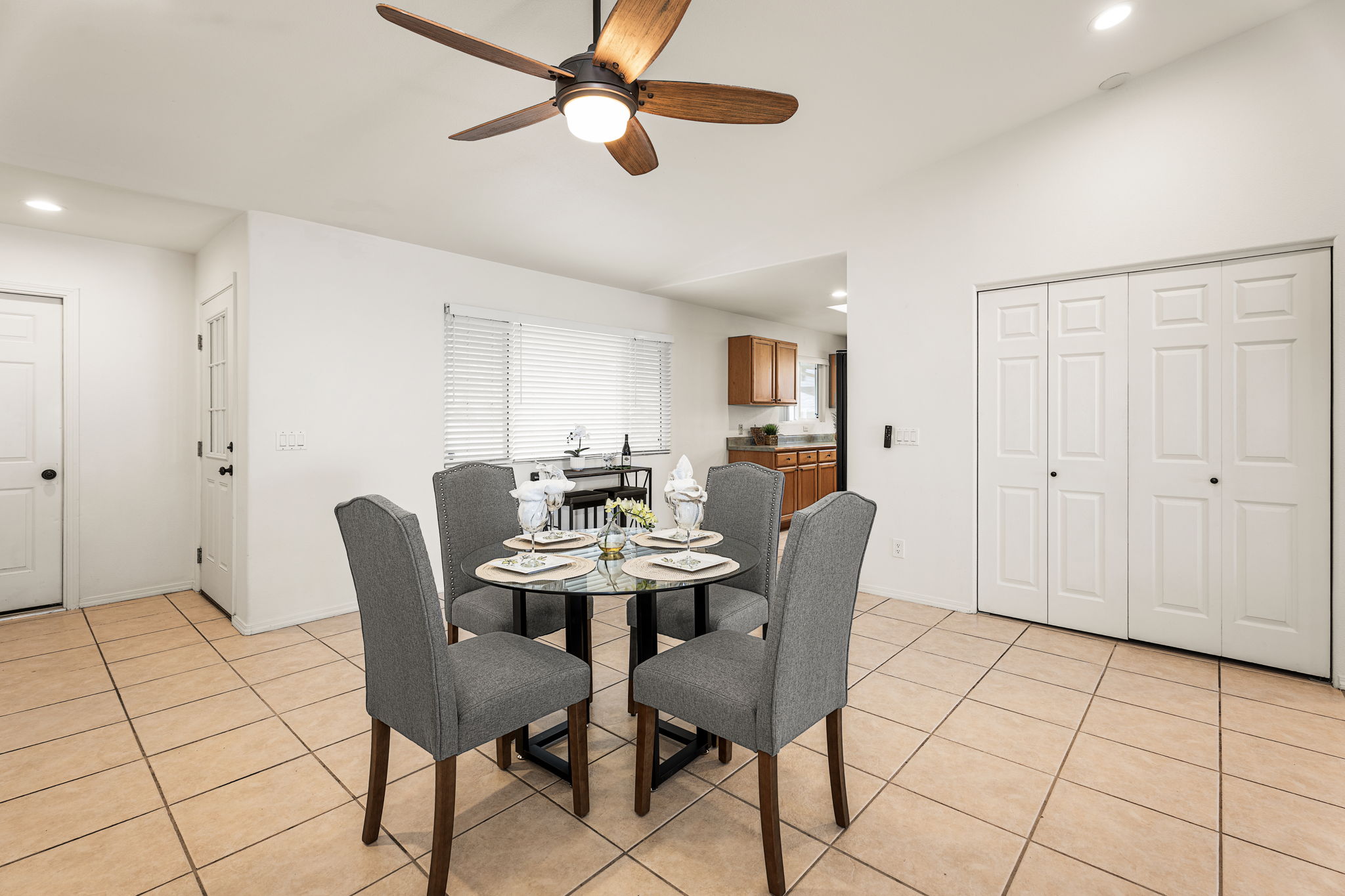 K Dining Area c