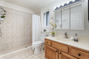 K Bathroom 1a