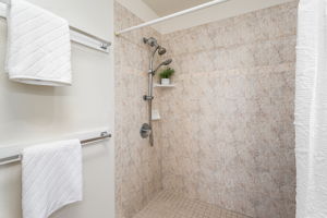 K Bathroom 1b