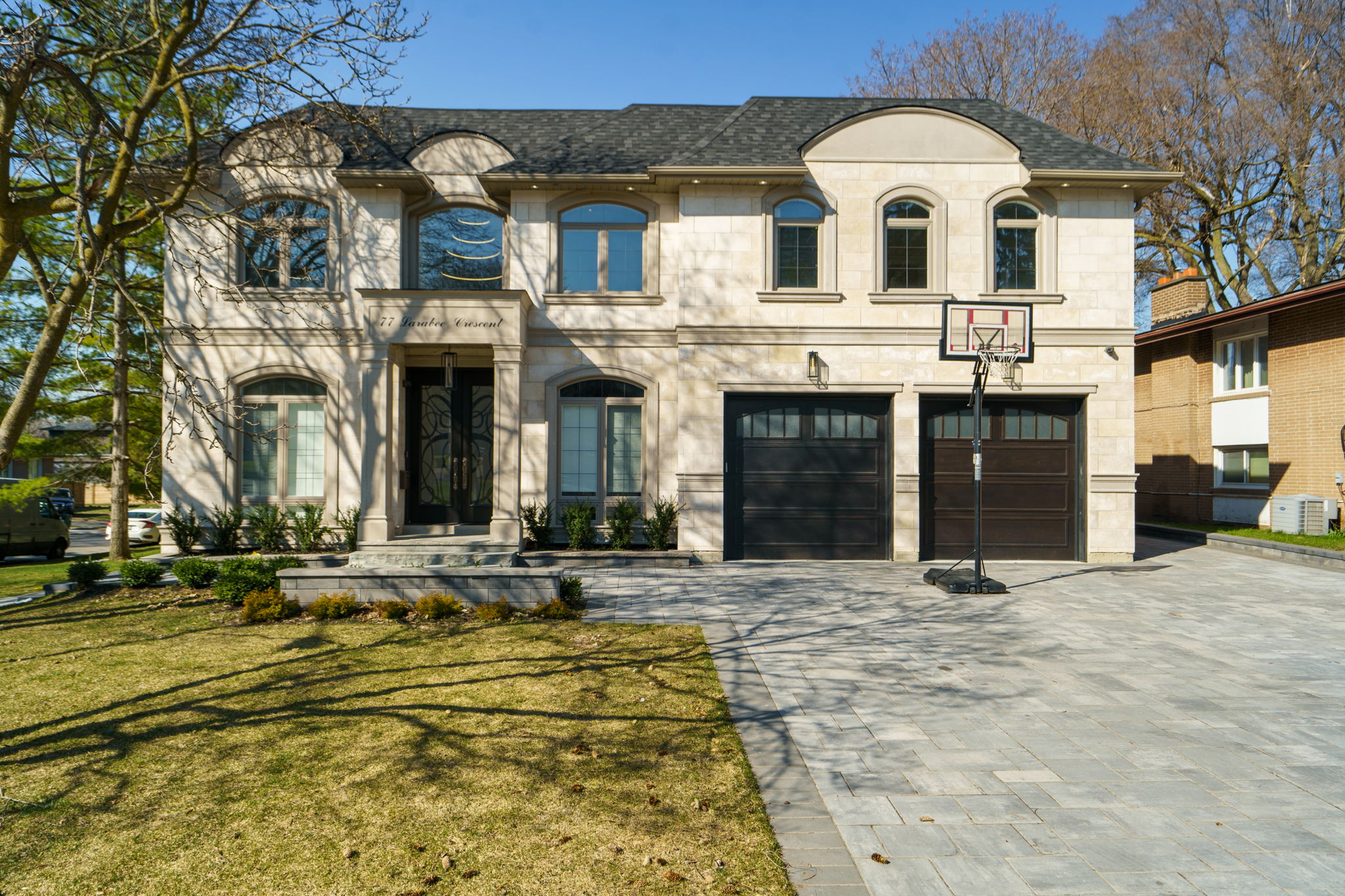 77 Larabee Crescent Toronto, ON M3A 3E6
