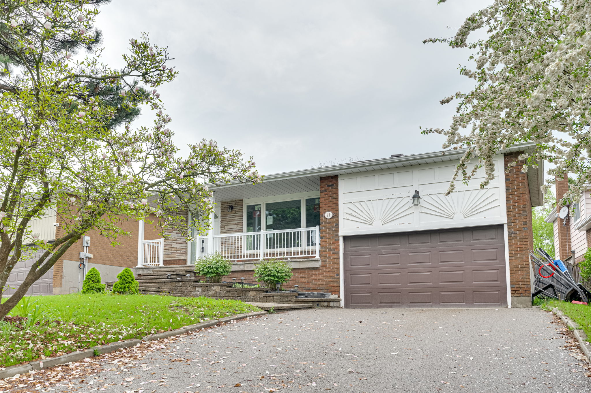 77 Lee Ave Bradford West Gwillimbury, ON L3Z 1A8
