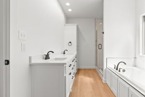 Photo 32