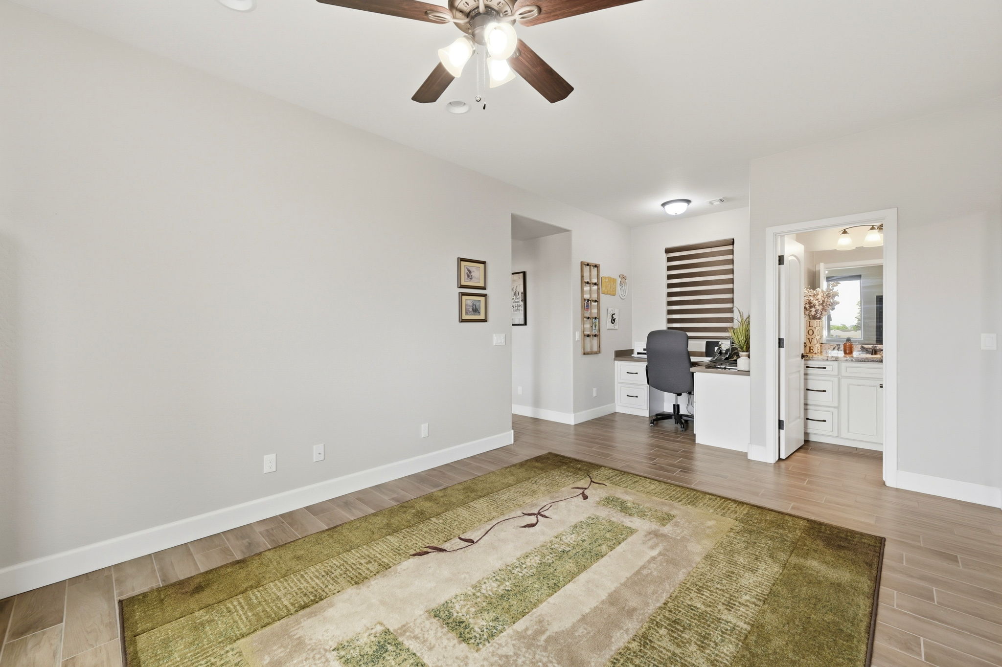 Family Room (2)