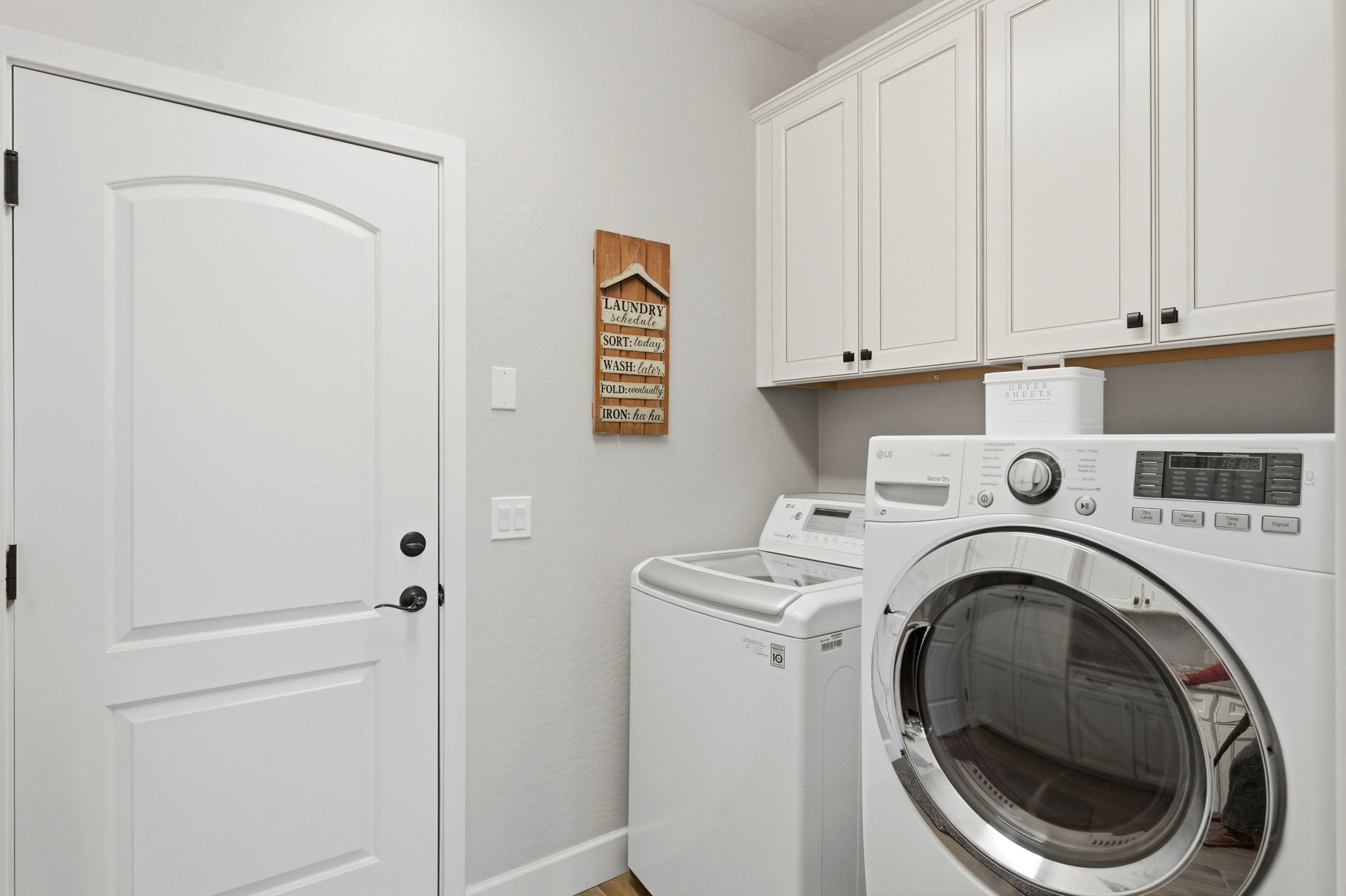 Laundry Room (2)