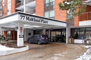 77 Maitland Pl, Toronto, ON M4Y 2V6, Canada Photo 2