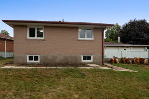  Photo 32