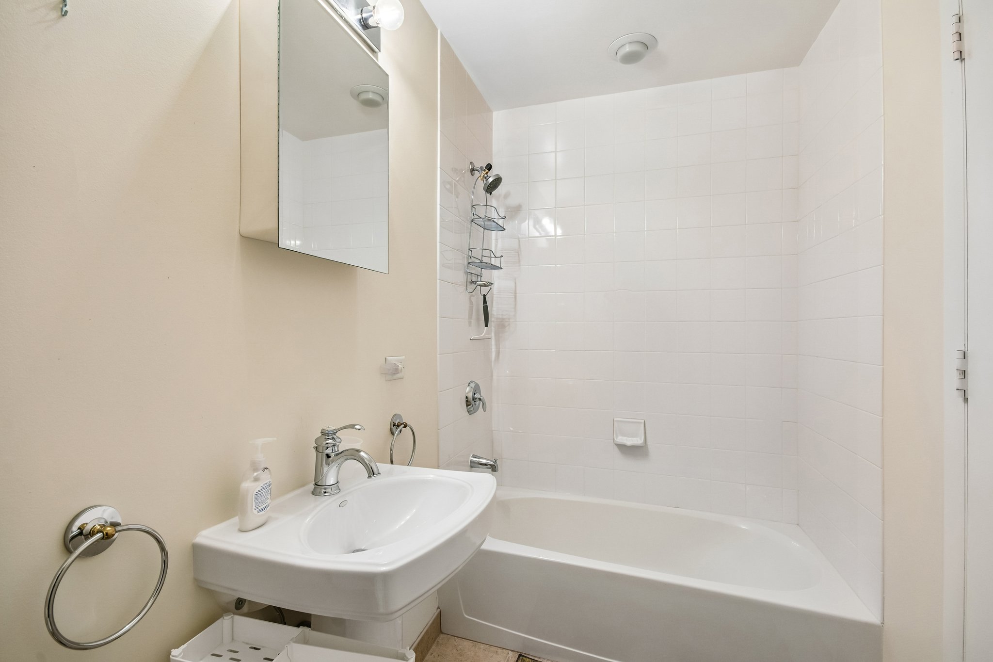 S Evergreen Ave 1204-S0408-025.jpg