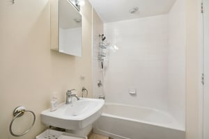 S Evergreen Ave 1204-S0408-025.jpg