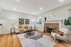 011_77 Shelley Ave  