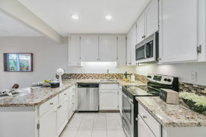 017_77 Shelley Ave  