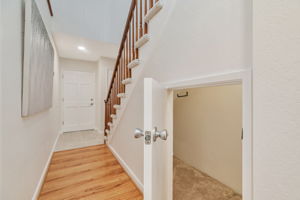 027_77 Shelley Ave  