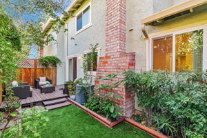 049_77 Shelley Ave  