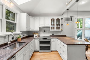 77 Tyler Park, Lowell, MA 01851, USA Photo 15