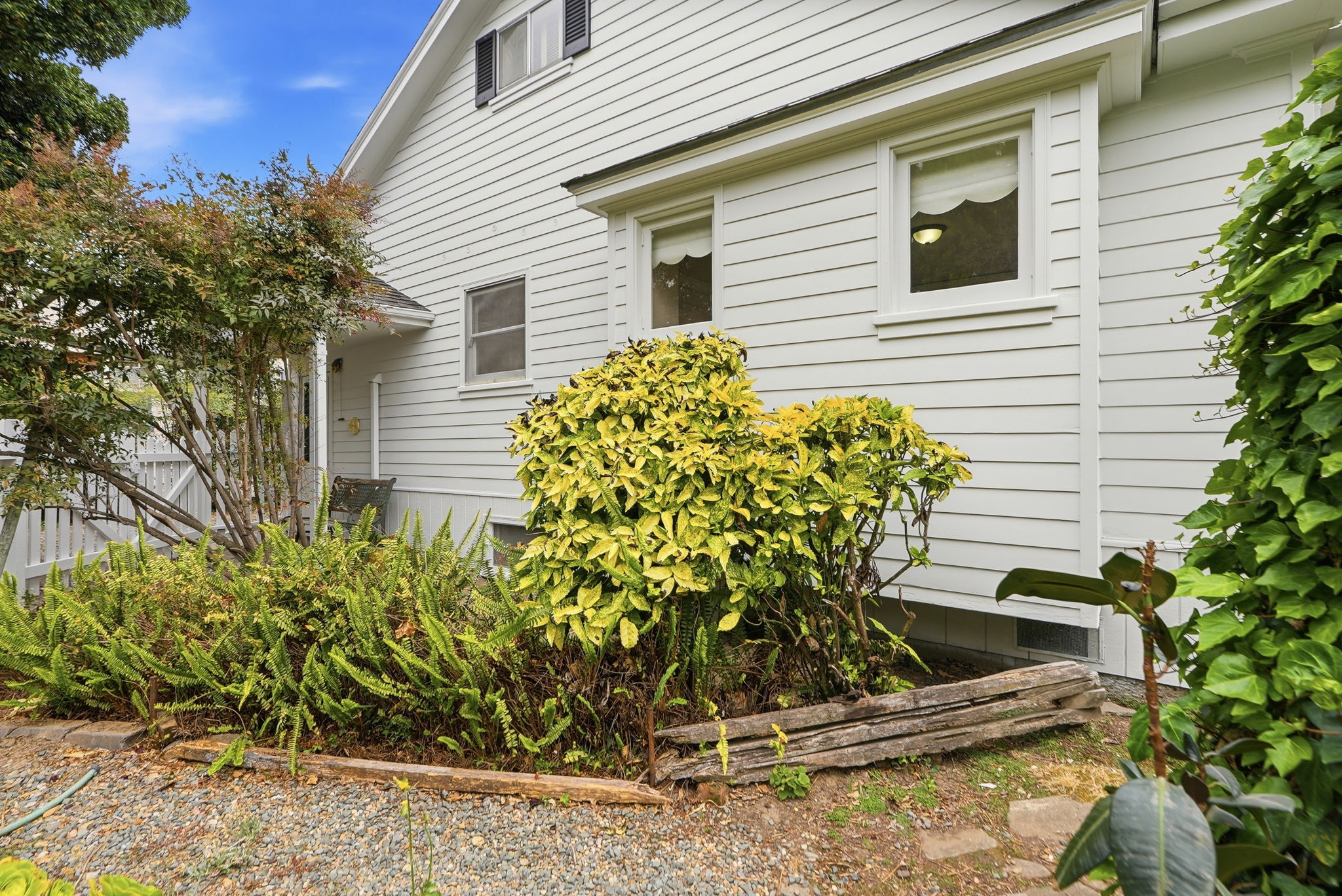 048_F8_770 Grove Way