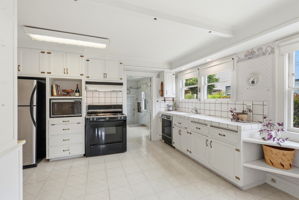 015_F8_770 Grove Way