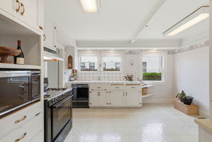 017_F8_770 Grove Way