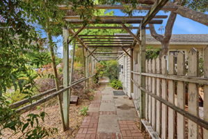 052_F8_770 Grove Way