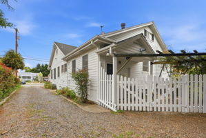 062_F8_770 Grove Way