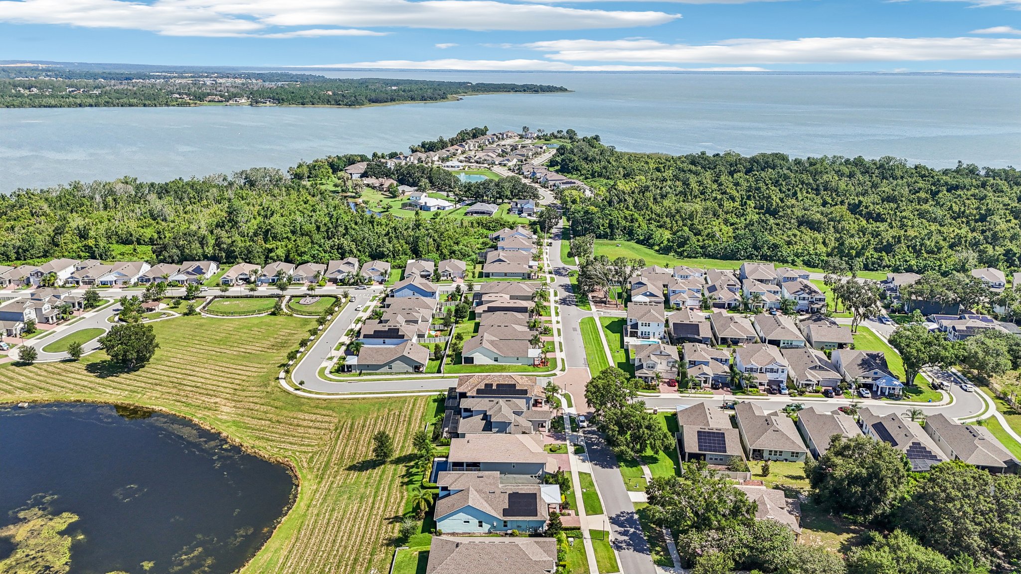 Hull Island Dr-S2207-057.jpg
