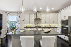 Hull Island Dr-S2207-015.jpg