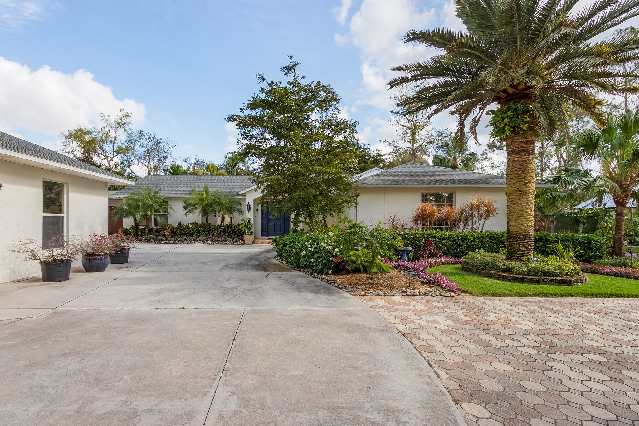 770 Logan Blvd N, Naples, FL 34119 VisualPRO Photography