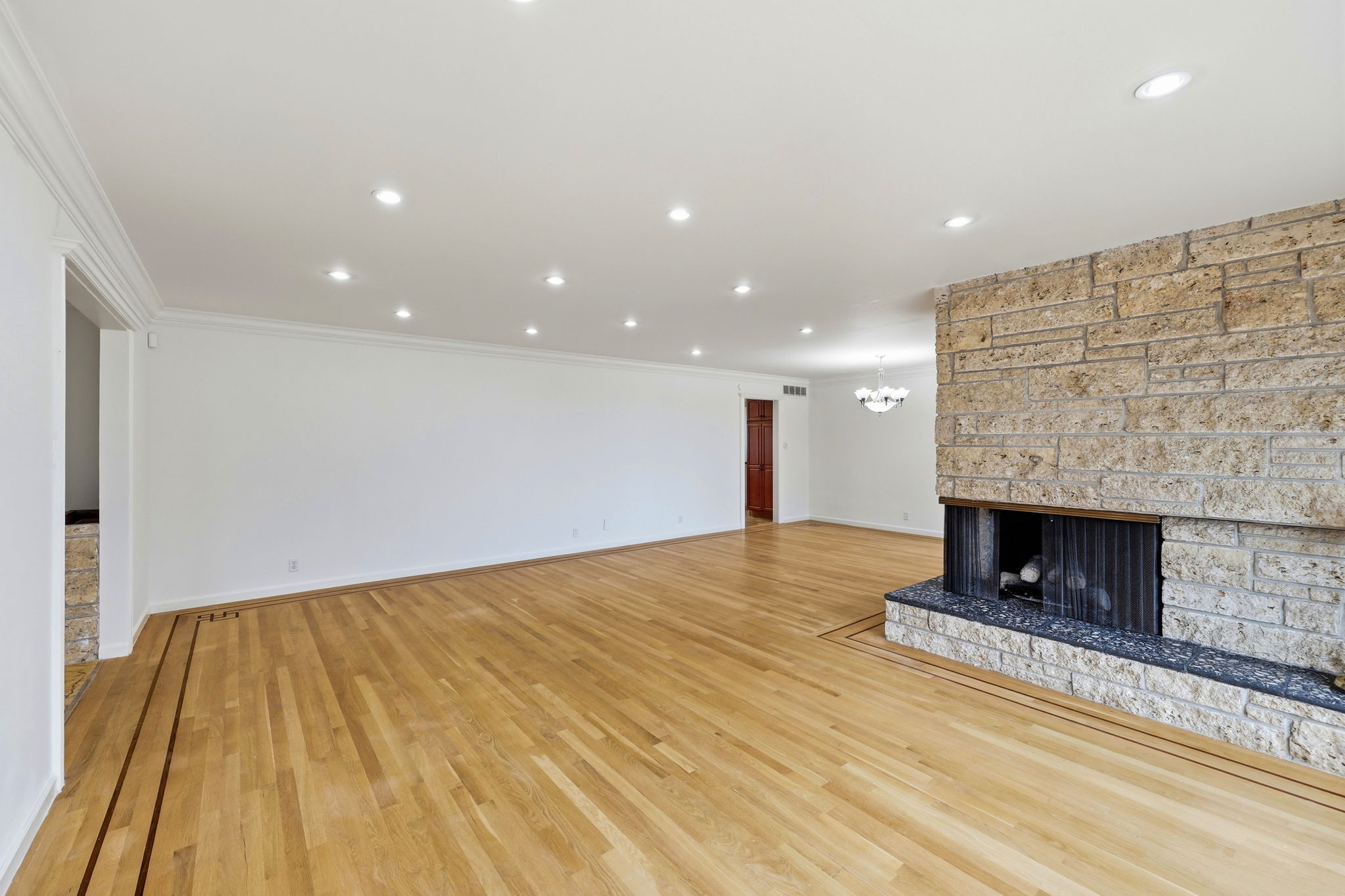 012_F8_770 Miller Ave