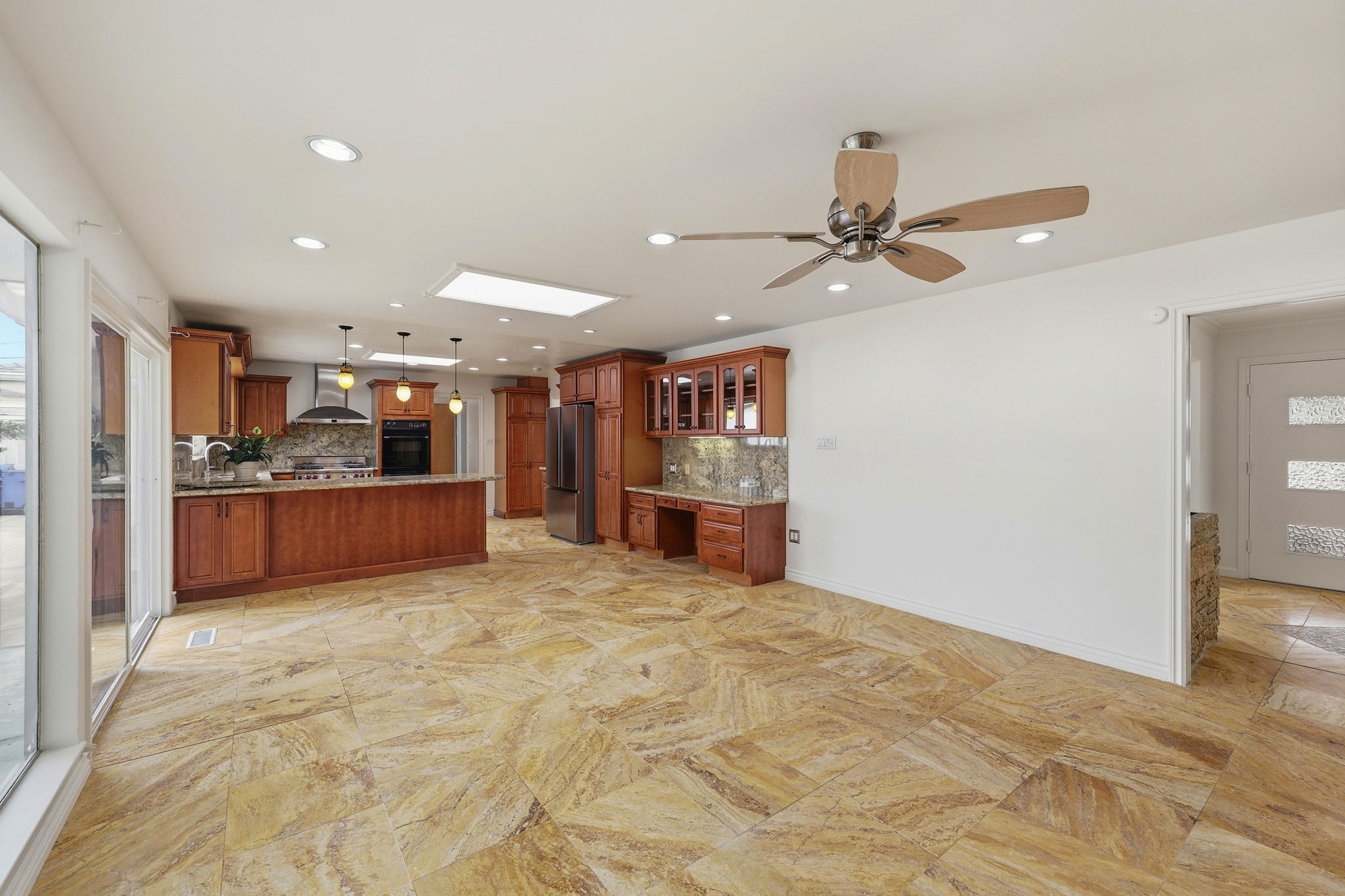 021_F8_770 Miller Ave