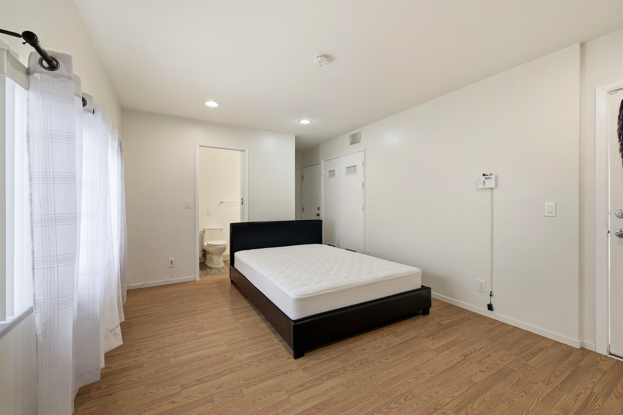 039_F8_770 Miller Ave