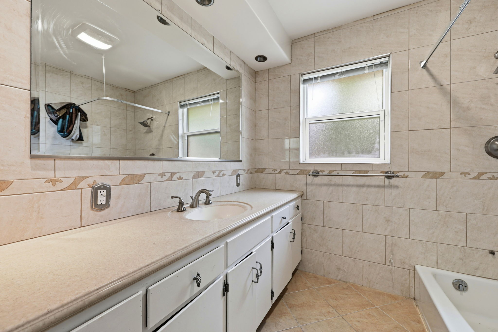 046_F8_770 Miller Ave