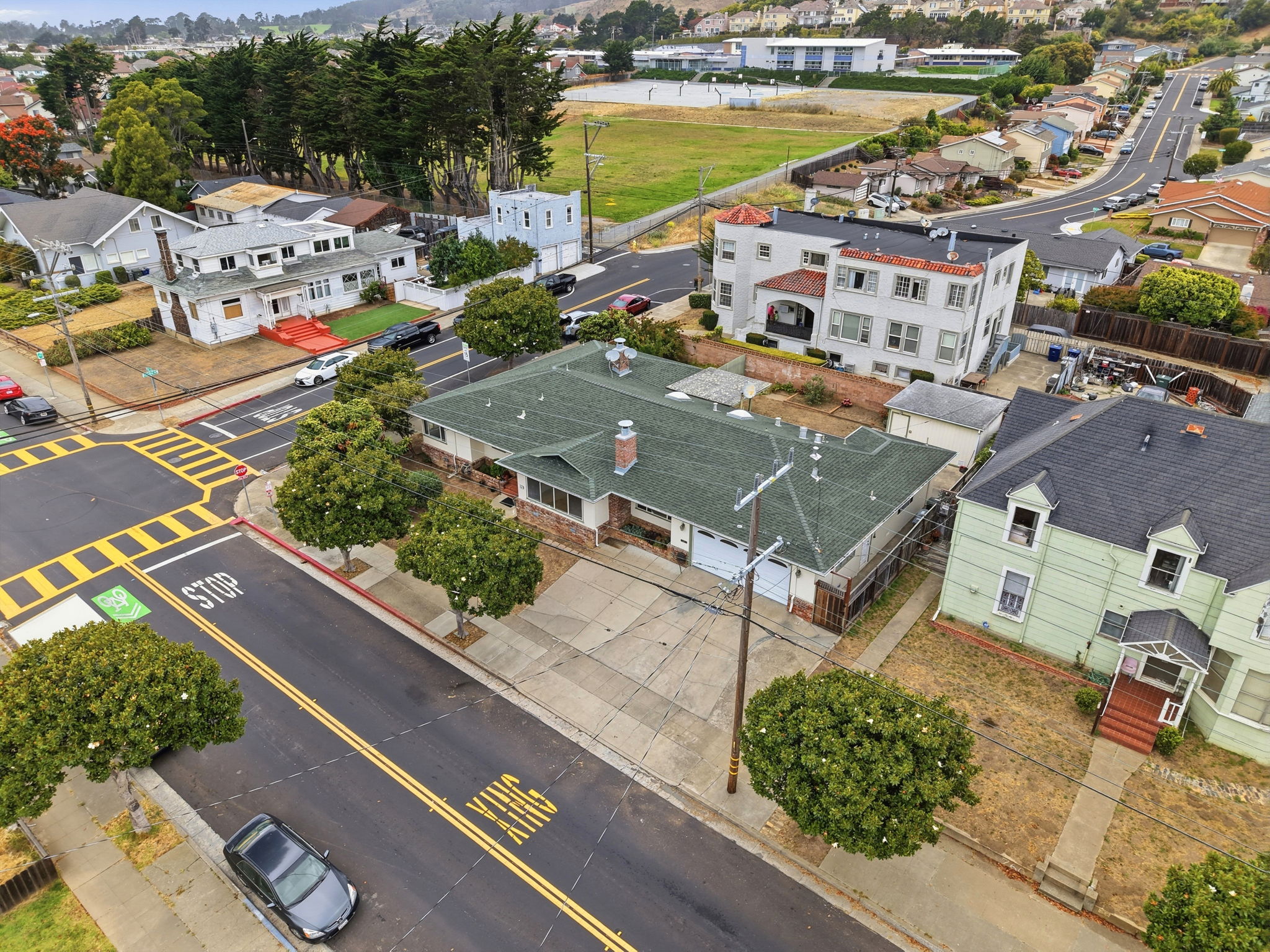 002_F8_AERIAL_770 Miller Ave