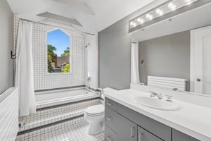 770 Sheridan Rd_037.jpg