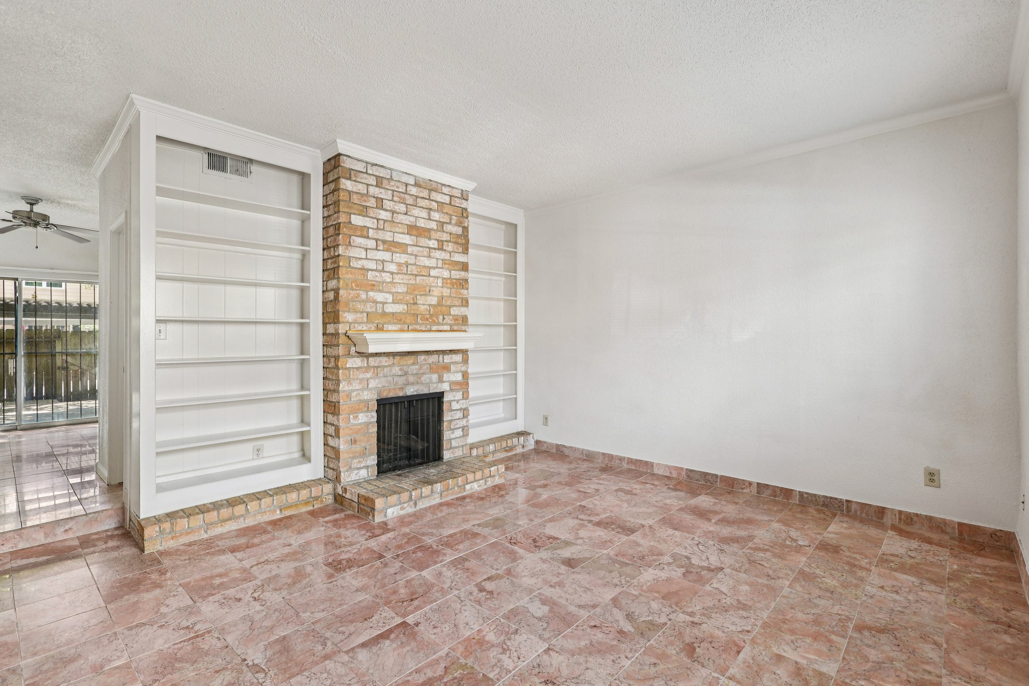 Creekbend Dr 70-S2509-005.jpg