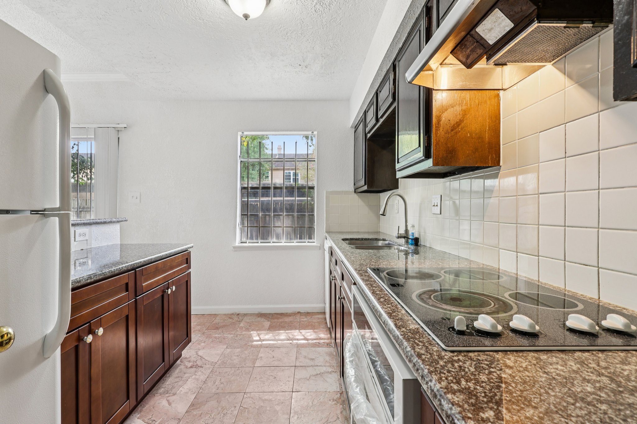 Creekbend Dr 70-S2509-009.jpg