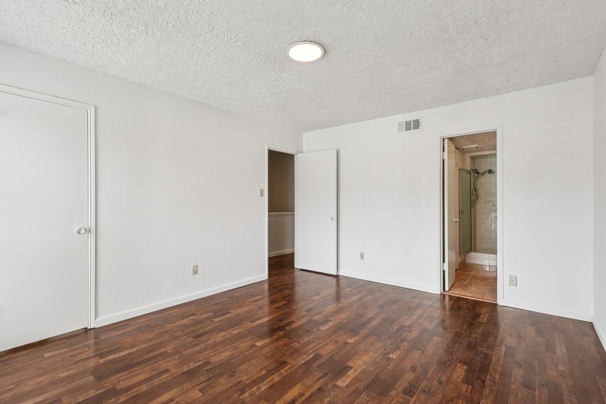 Creekbend Dr 70-S2509-011.jpg