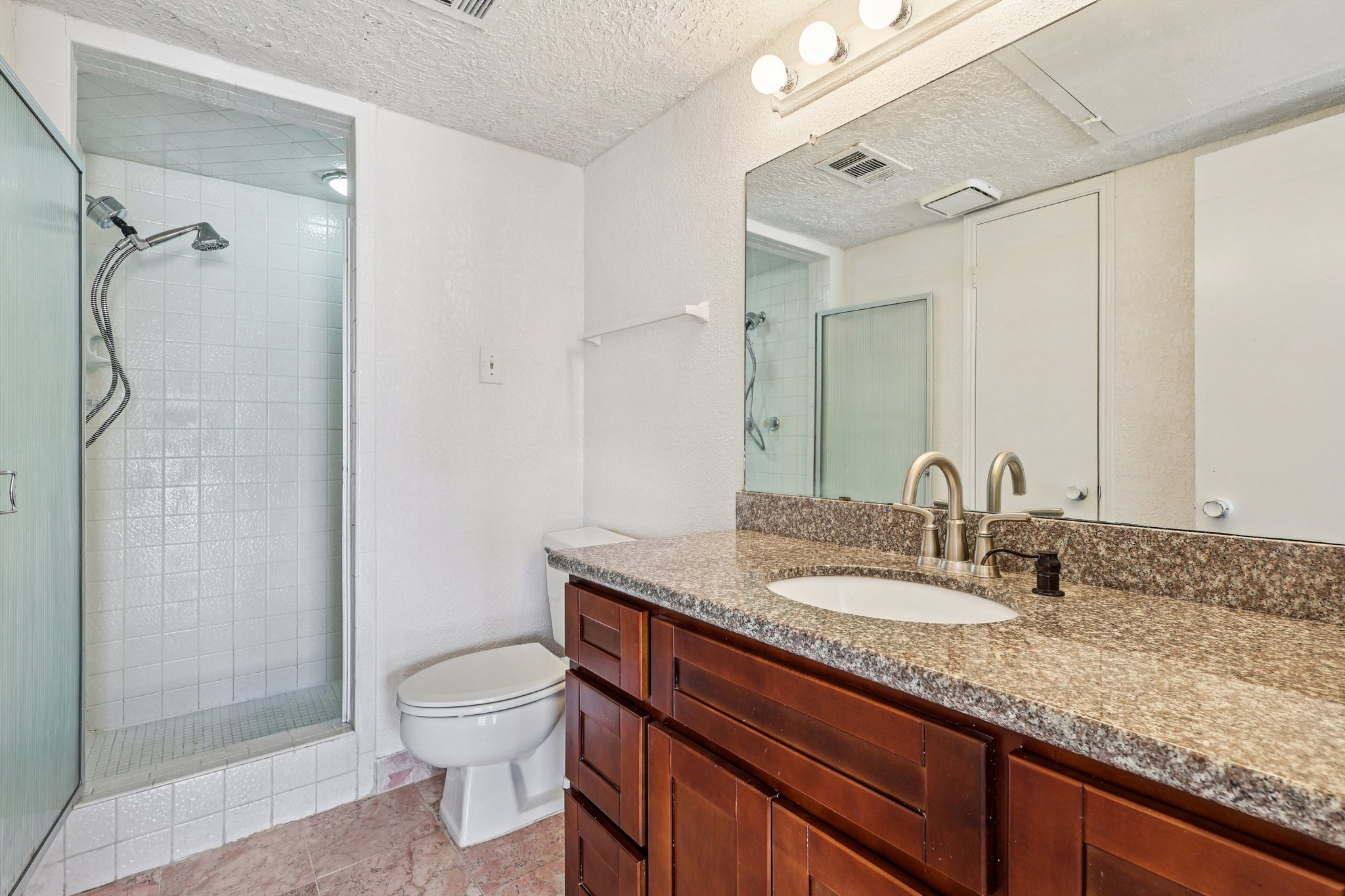 Creekbend Dr 70-S2509-012.jpg