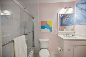 Ensuite Bathroom 2