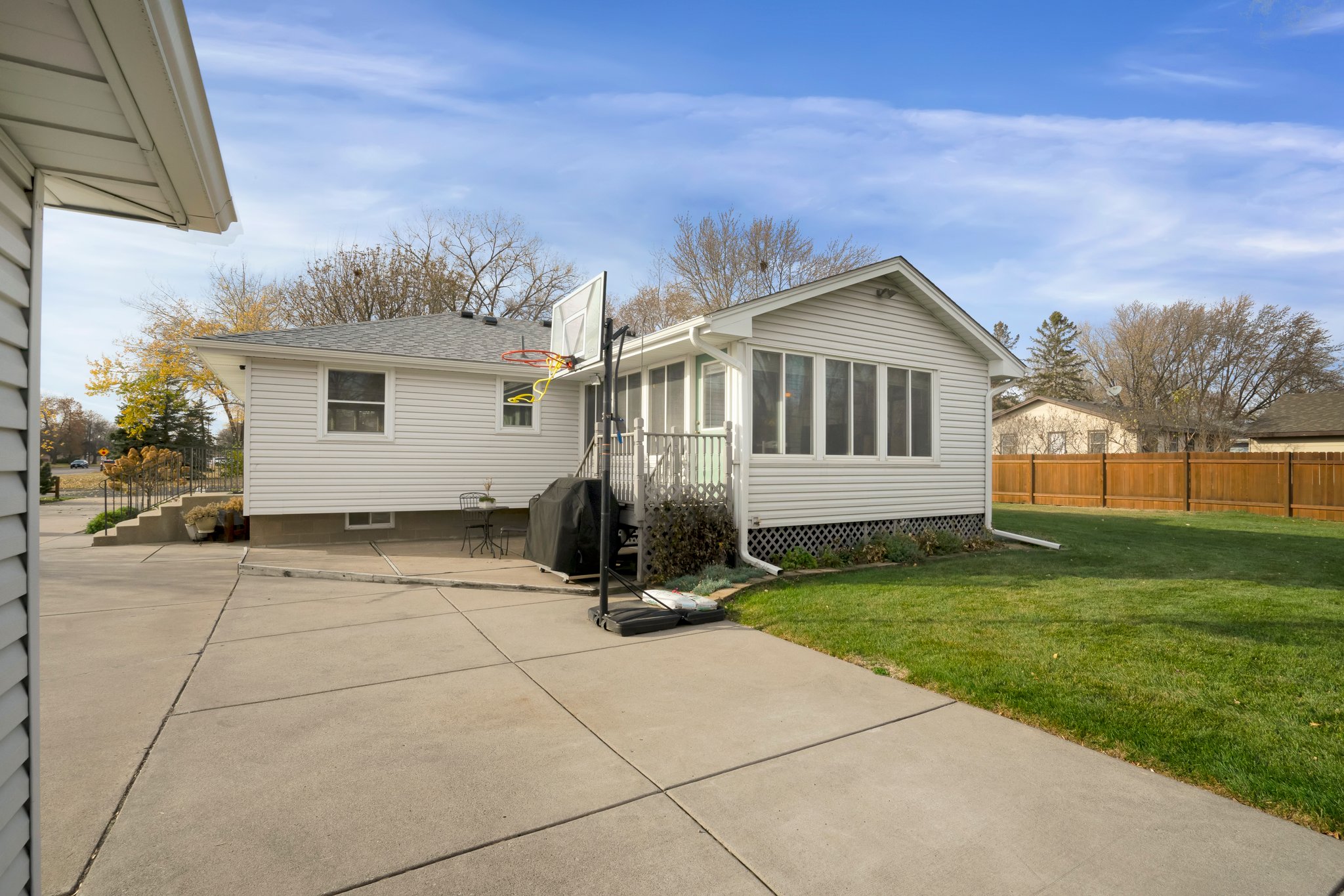 7701 Woodlawn Dr, Mounds View, MN 55112, USA Photo 35