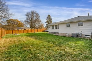 7701 Woodlawn Dr, Mounds View, MN 55112, USA Photo 37