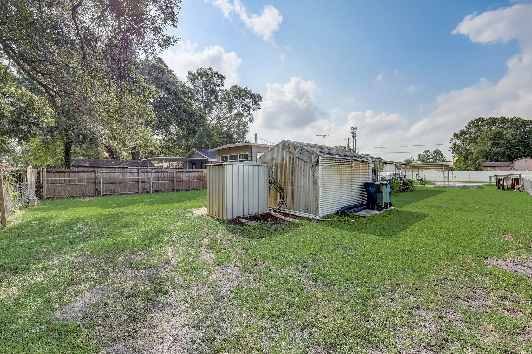 E Comanche Ave-023