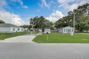 E Comanche Ave-001