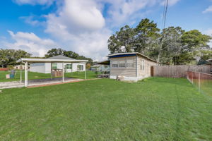 E Comanche Ave-002