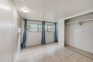 E Comanche Ave-015