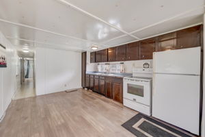 E Comanche Ave-012