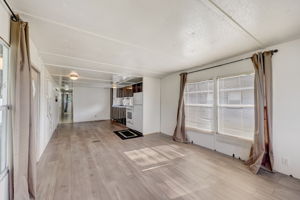 E Comanche Ave-008