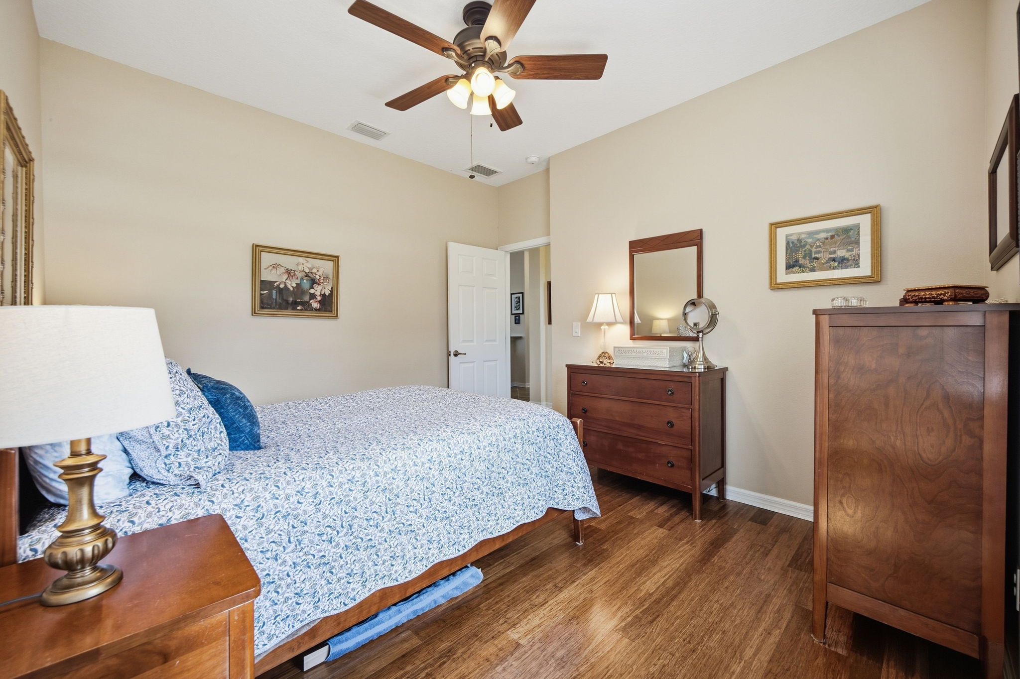  Photo 31