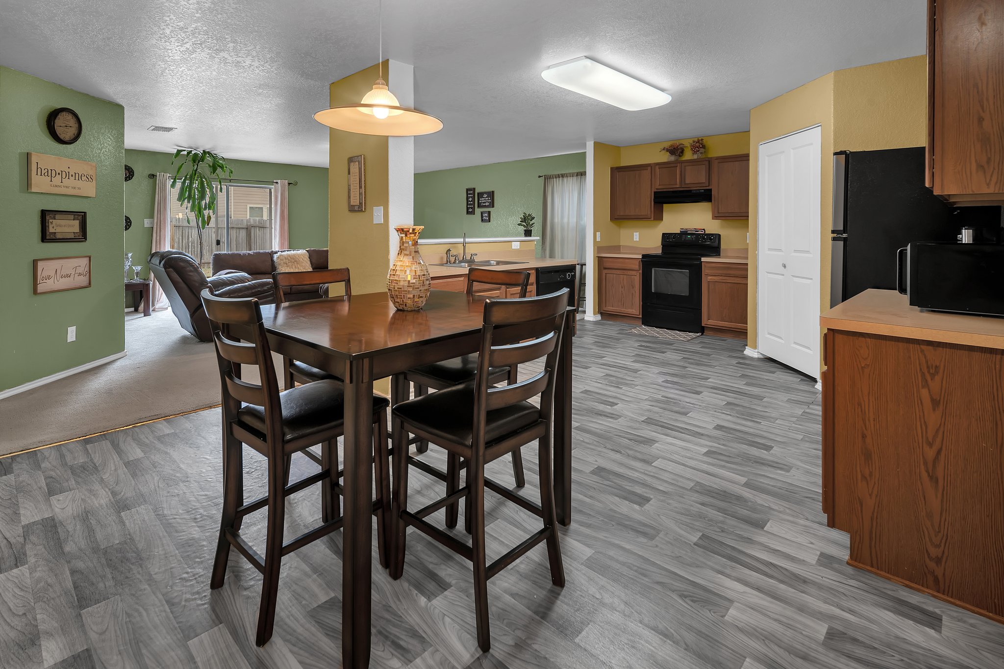 Breakfast Area/Kitchen