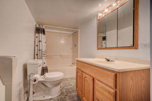 12 Second Bath Room