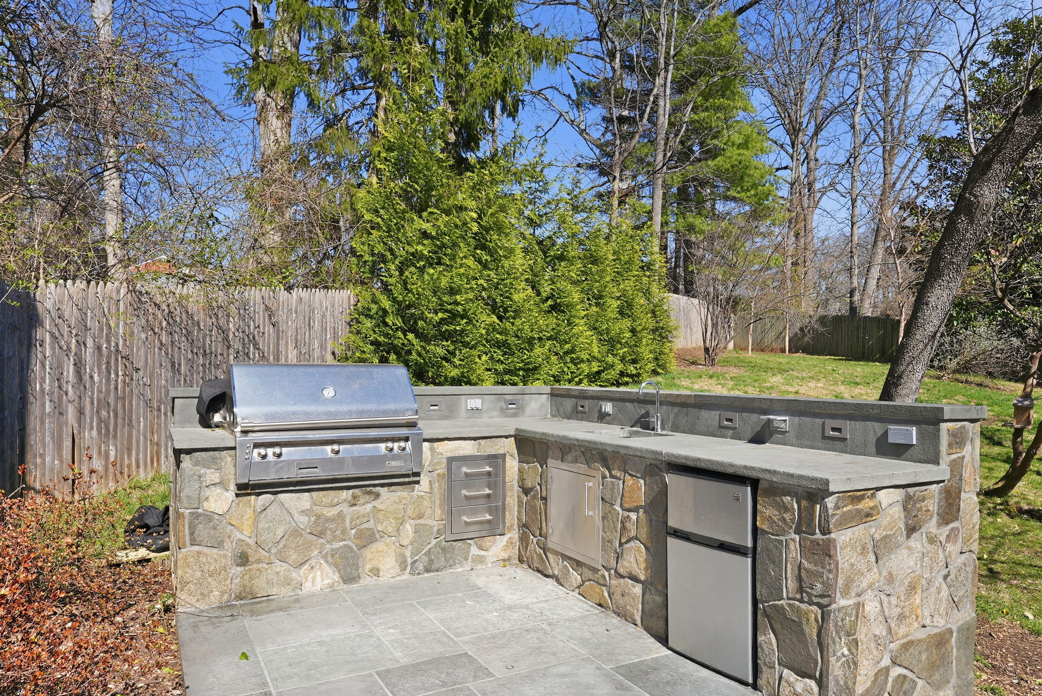 Built-in Outdoor Kitchen