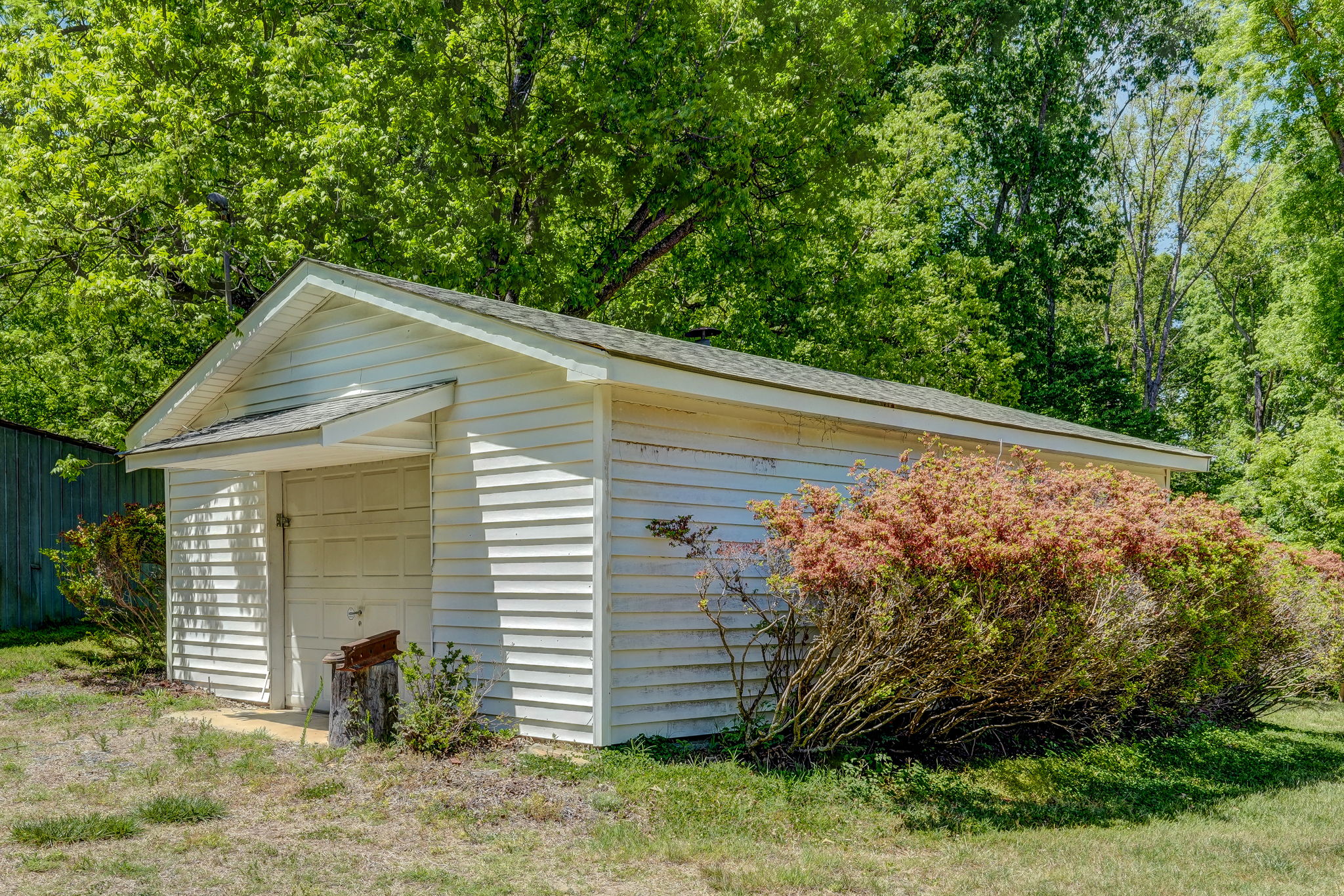 Detached Garage
