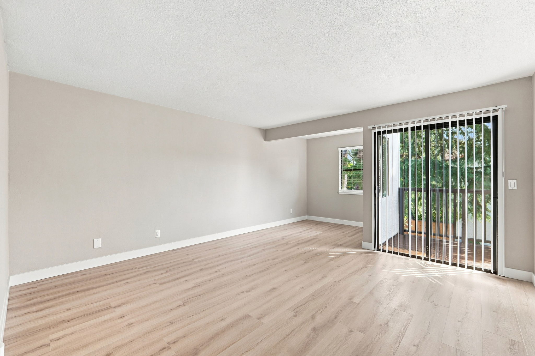 014_F8_771 Williamsburg Way B